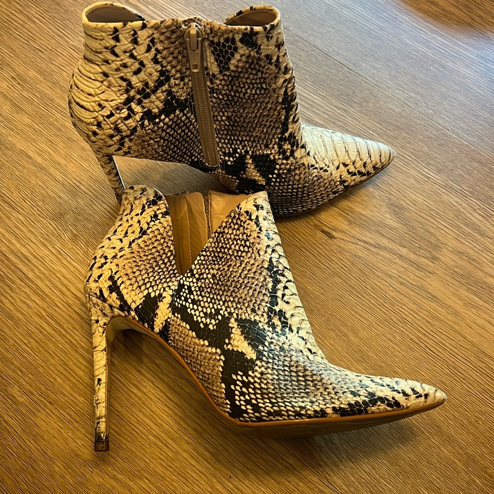 Steve Madden snake skin ankle booties! Perfect for any season 💃
